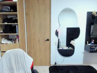 Jhonald Evans webcam model stream image