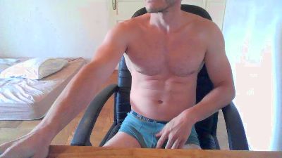 Inside_UrBrain webcam model stream image