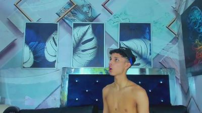 The_boys_at webcam model stream image