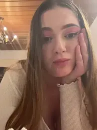 Kamilla_Loop webcam stripchat model stream image