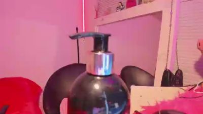 lauramillers webcam model stream image