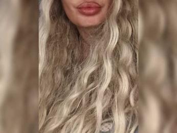 Sofaa webcam model stream image