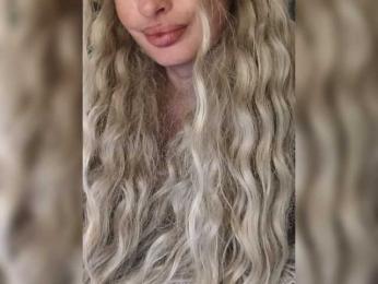 Sofaa webcam model stream image