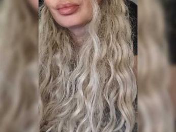 Sofaa webcam model stream image