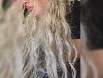 Sofaa webcam model stream image