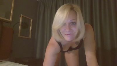 Aurelkat webcam model stream image