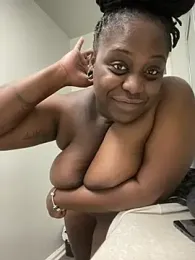 fantasygyal webcam model stream image