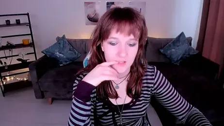 Clover_red webcam model stream image
