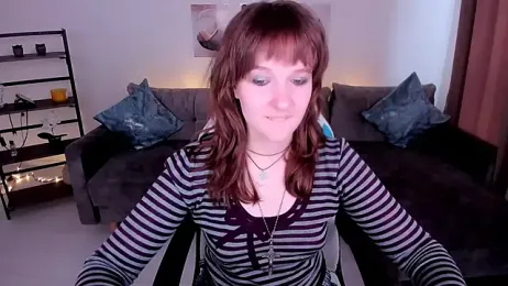Clover_red webcam model stream image