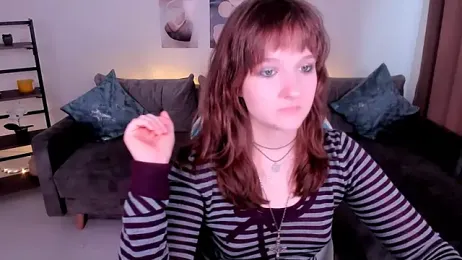 Clover_red webcam stripchat model stream image