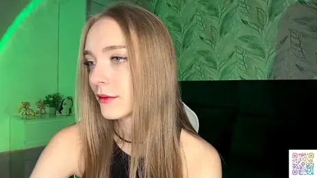 EvaPeace webcam model stream image