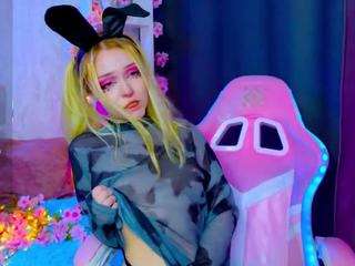 dollyeast webcam model stream image