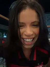 Rafaellaz webcam model stream image