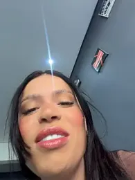 Rafaellaz webcam model stream image