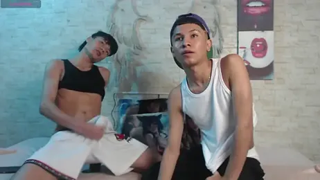 axel_milo_kairo_and_noa webcam model stream image