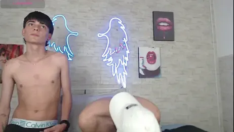 axel_milo_kairo_and_noa webcam model stream image