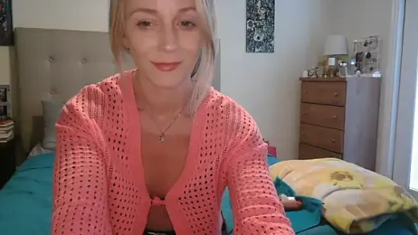 Heyitsmee33 webcam model stream image