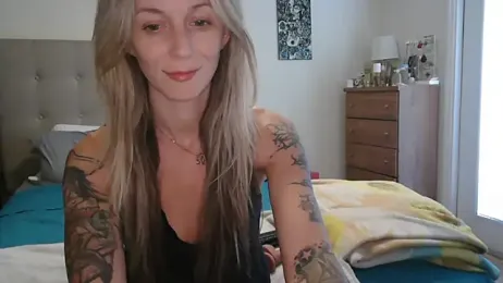 Heyitsmee33 webcam model stream image