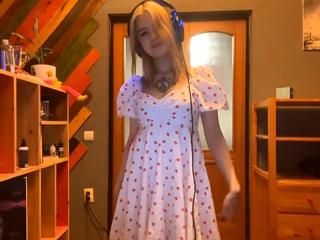 Lynette Grindell webcam model stream image