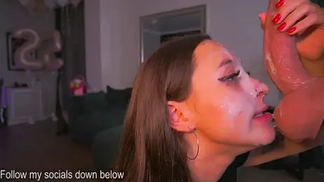 karolineneuer_ webcam model stream image