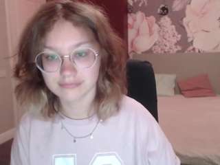 angelinalow webcam camsoda model stream image