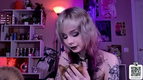Lollyshy webcam model stream image