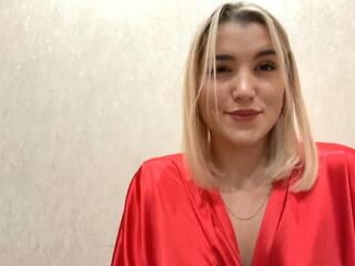 Krissy Equia webcam model stream image