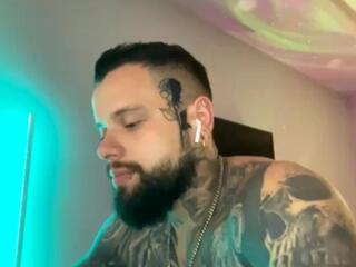 Nate Village webcam model stream image