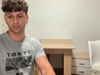 italianboy092 webcam model stream image