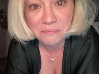 kiradivine webcam model stream image