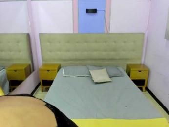 Melannyy-- webcam model stream image