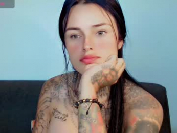 mega_fox_ webcam model stream image
