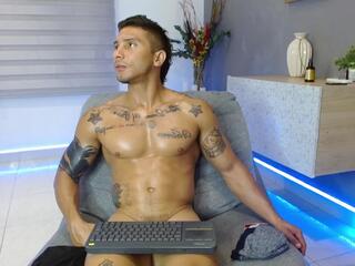 Fagu Lion webcam model stream image