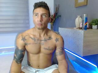 Fagu Lion webcam model stream image