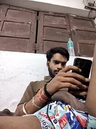 Herecallboyyash webcam model stream image