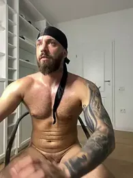 LoveIsBlind_ webcam model stream image