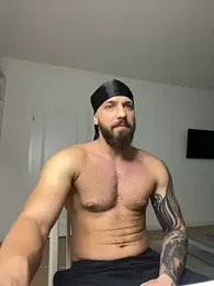 LoveIsBlind_ webcam model stream image