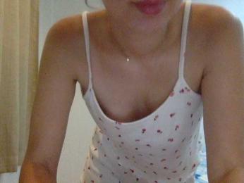 HotWifey webcam model stream image