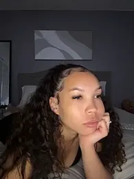 nikkiloveee webcam model stream image