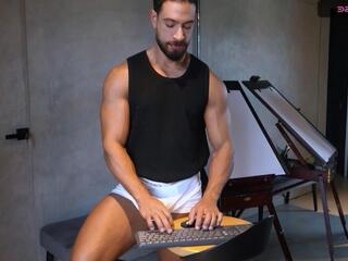 James Axel webcam model stream image