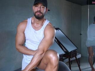 James Axel webcam model stream image