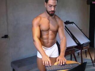 James Axel webcam model stream image