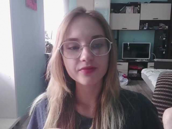emolina webcam bongacams model stream image
