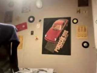 kyleeleash webcam preview