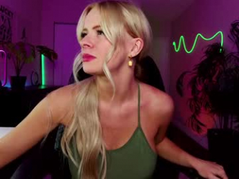 oliviaowens webcam model stream image