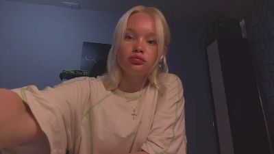 RozanneKillay webcam model stream image