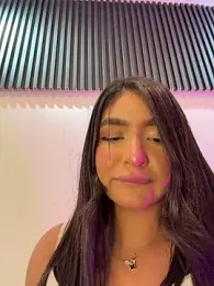 jenn_fit webcam model stream image