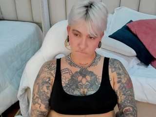 amyhouse webcam model stream image