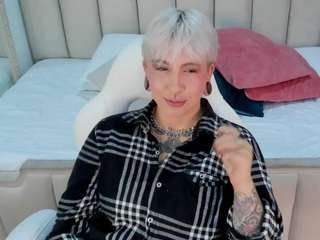 amyhouse webcam model stream image