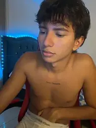 Leonarrrd_01 webcam model stream image